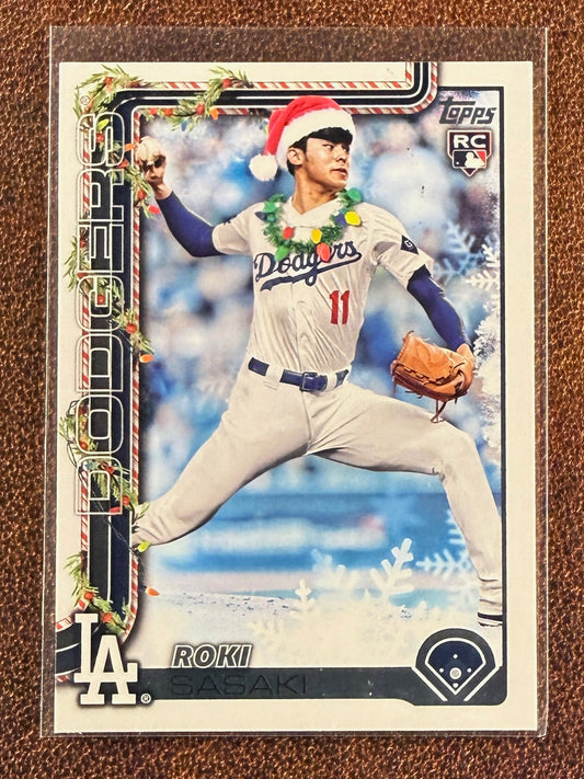 Roki Sasaki - 2025 Topps Holiday - Rookie Santa Hat Variation - Dodgers