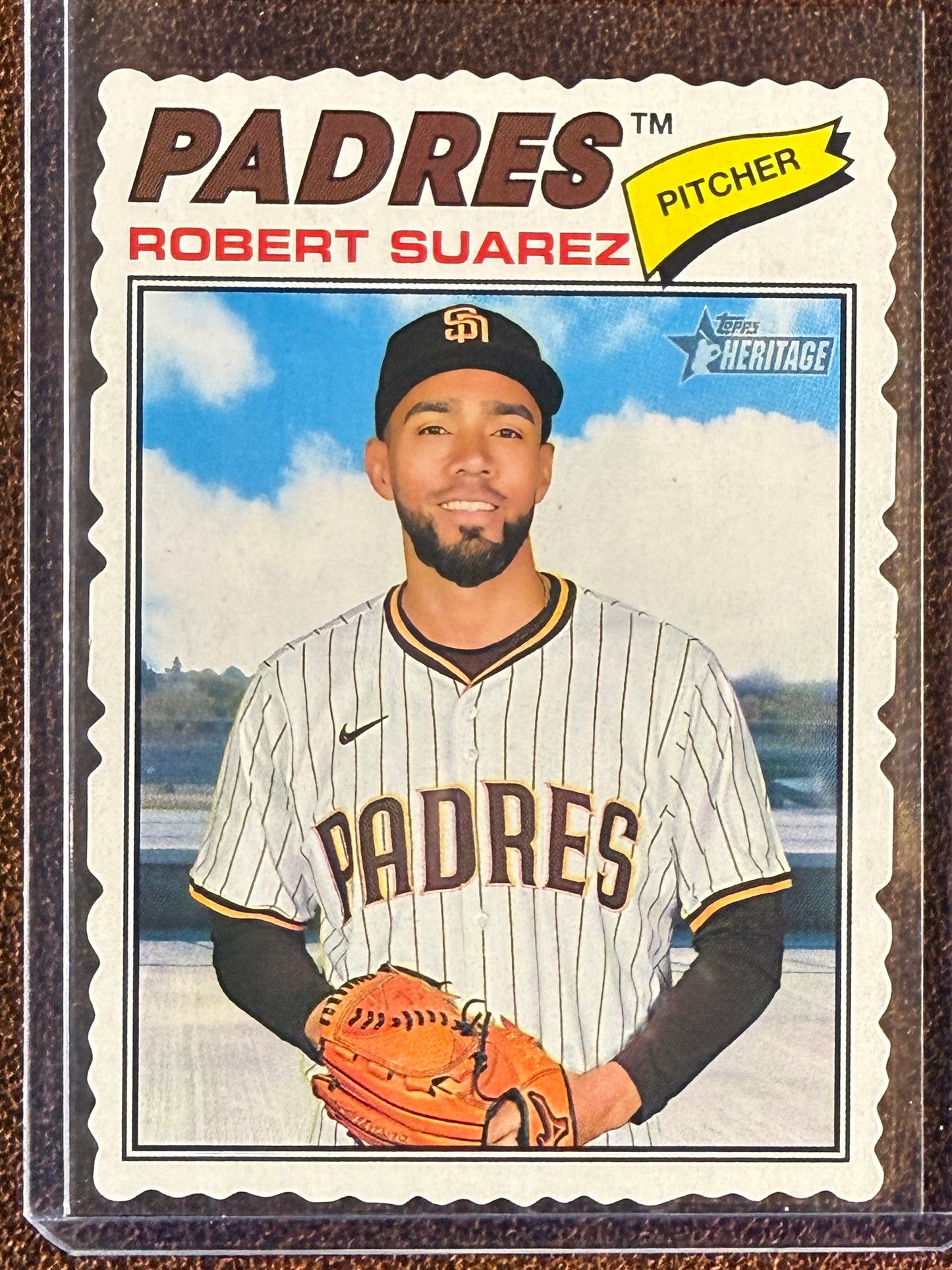 Robert Suarez - 2026 Topps Heritage - Deckle Cut - Padres