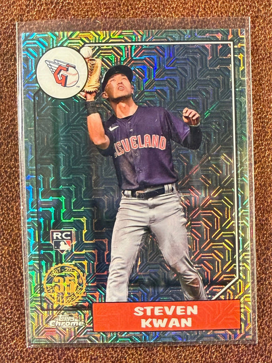 Steven Kwan - 2022 Topps - Rookie Mojo Green /99 - Guardians