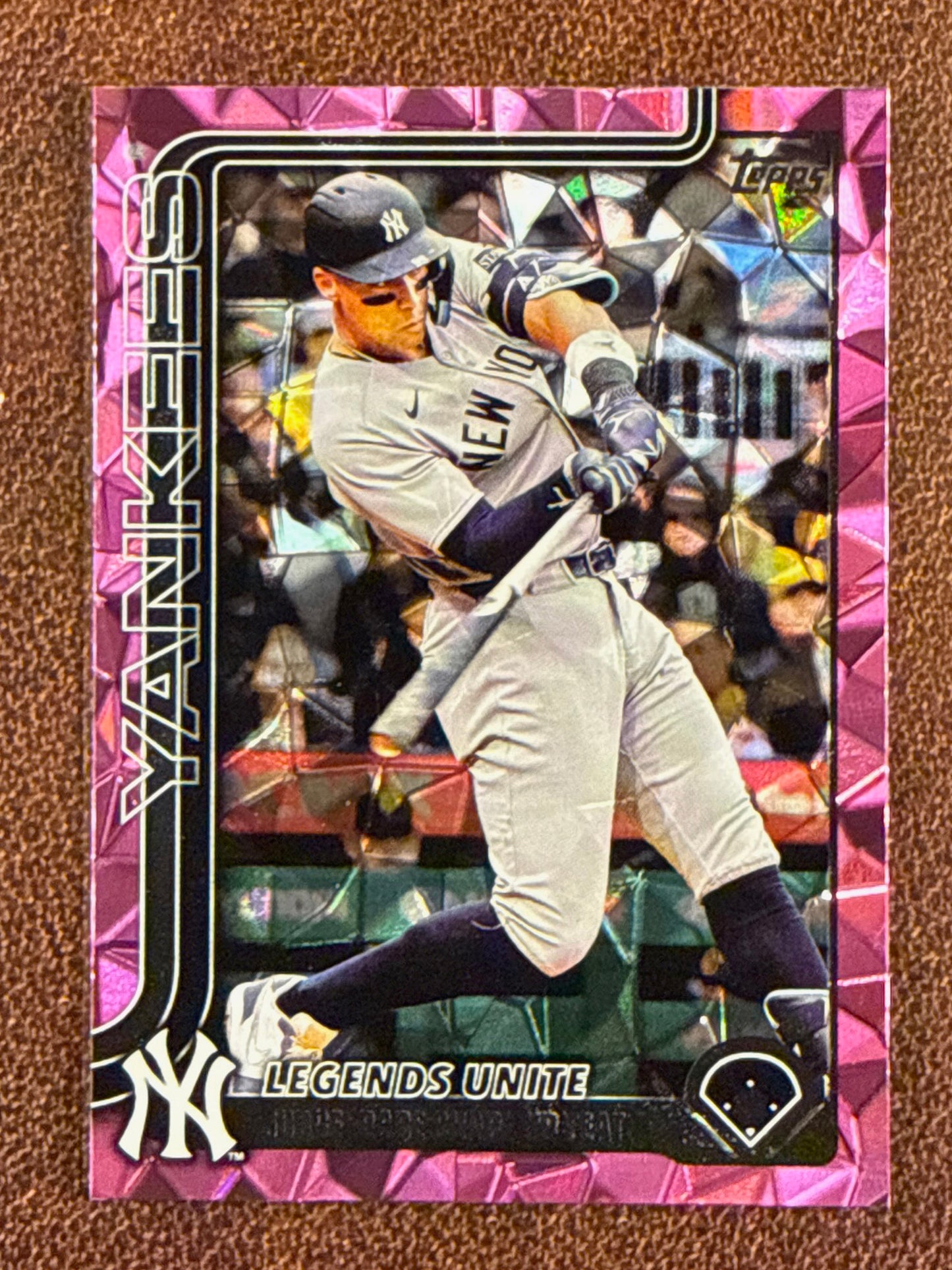 Aaron Judge - 2025 Topps Update - PINK Diamante #US86 - Yankees