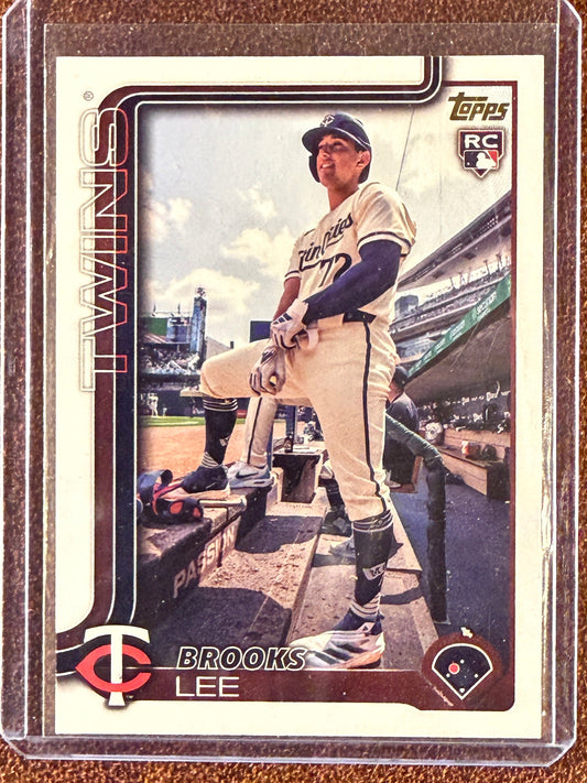 Brooks Lee - 2025 Topps Series 1 - Golden Mirror SP - Twins
