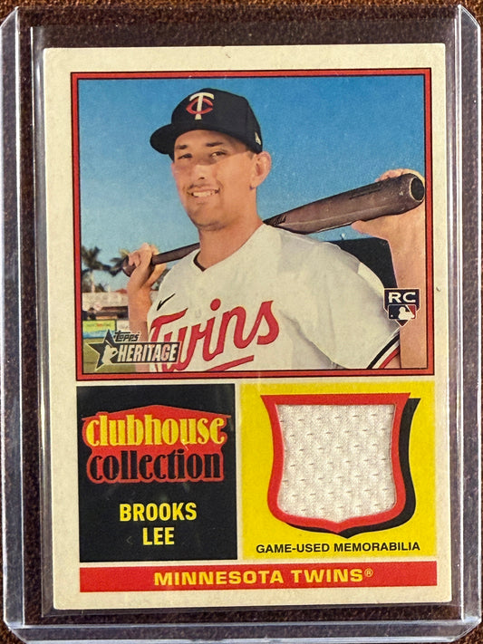 Brooks Lee - 2026 Topps Heritage - Clubouse Collection Relic (**Corners & Edge Issues**) - Twins