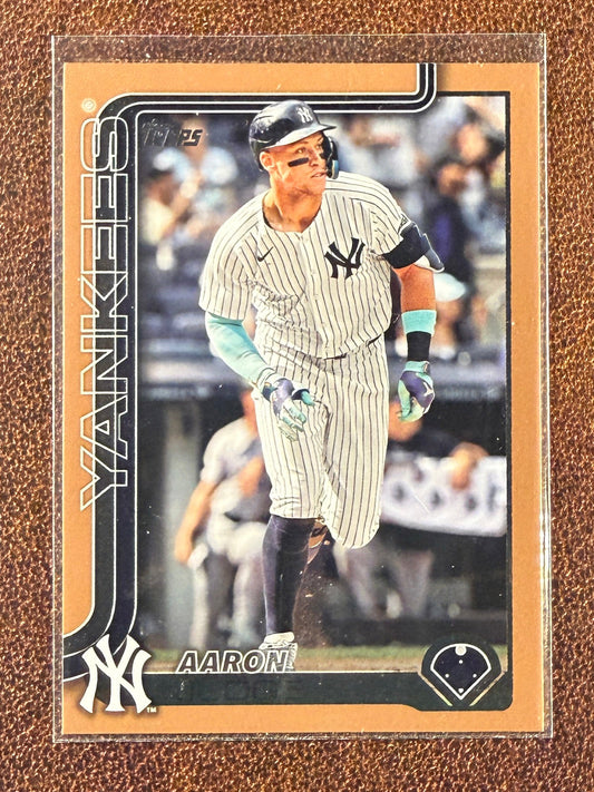 Aaron Judge - 2025 Topps Series 1 - GOLD /2025 - Yankees