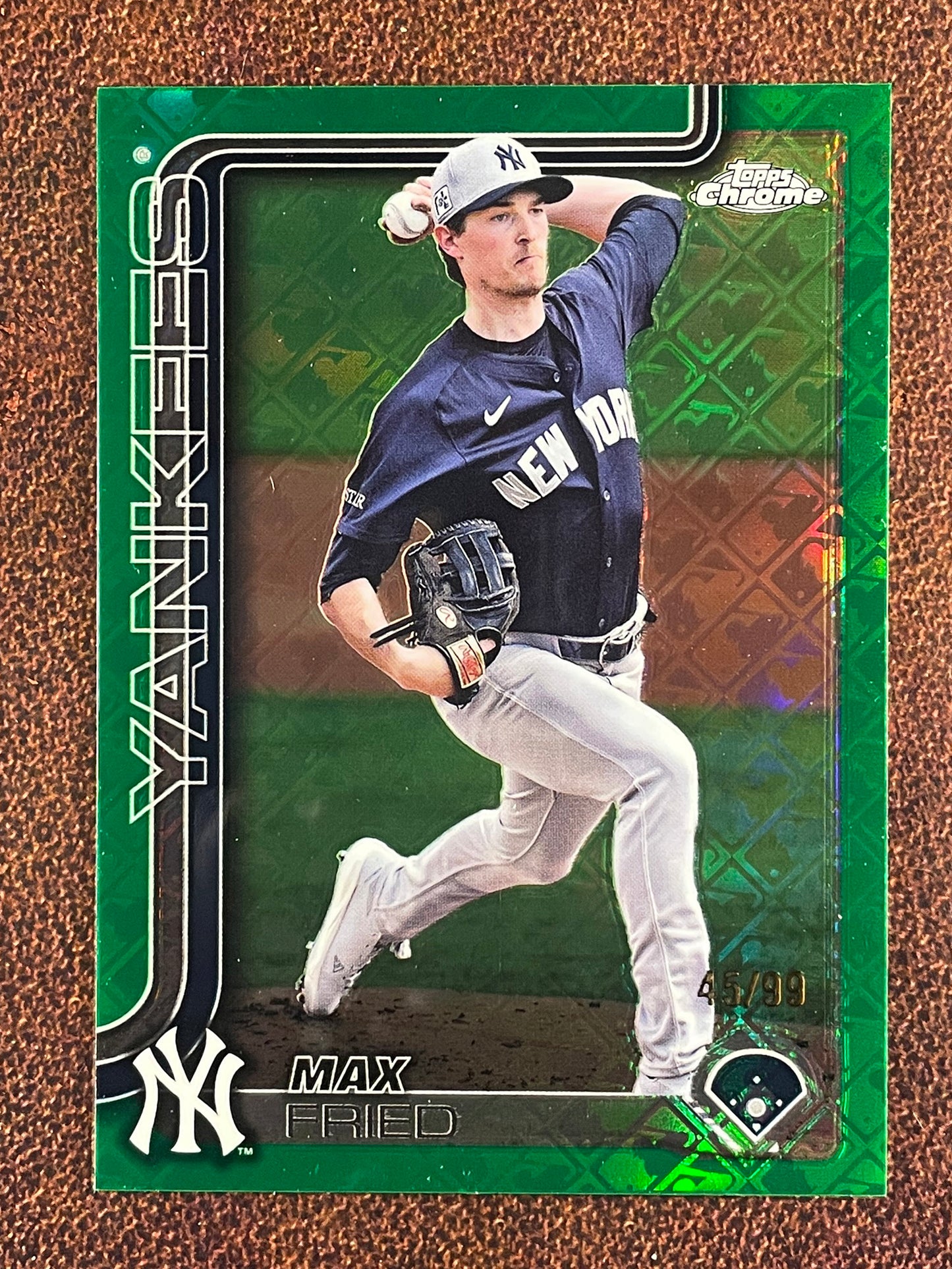 Max Fried - 2025 Topps Chrome - GREEN Logofractor /99 - Yankees