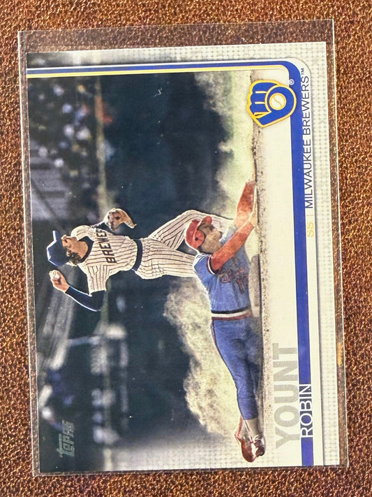 Robin Yount - 2019 Topps - Legend Image Varation SP - Brewers